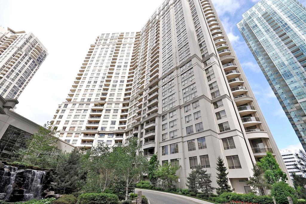 Napa Furnished Rental Apartments Square One Миссиссага Номер фото